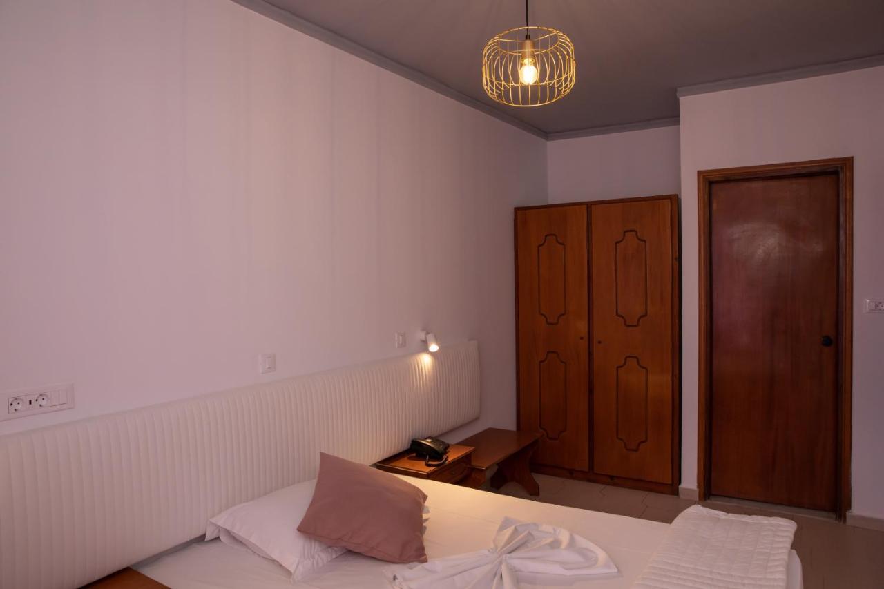 Sea Breeze Hotel Masticharion Exteriör bild