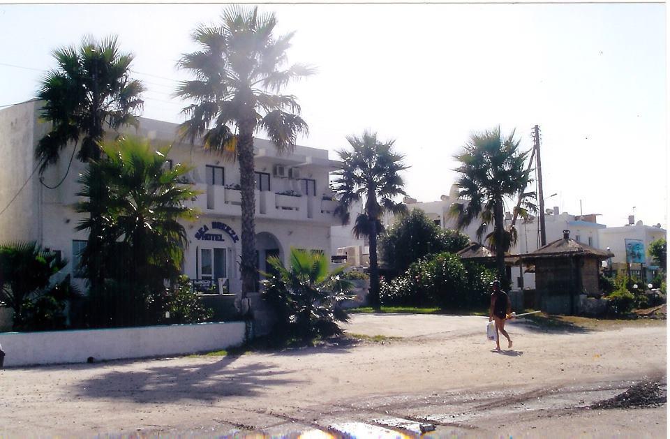 Sea Breeze Hotel Masticharion Exteriör bild